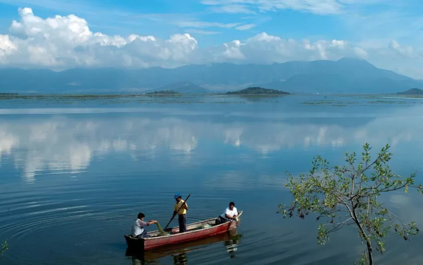  Pescadores solicitan empleos temporales debido a la veda en el Lago de Cuitzeo