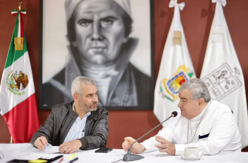  Arzobispo de Morelia niega haber recibido camionetas de exgobernador Silvano Aureoles